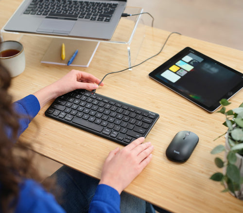 Trust Lyra keyboard Office USB + RF Wireless + Bluetooth QWERTY UK English Black Trust Lyra keyboard Office USB + RF Wireless + Bluetooth QWERTY UK English Black